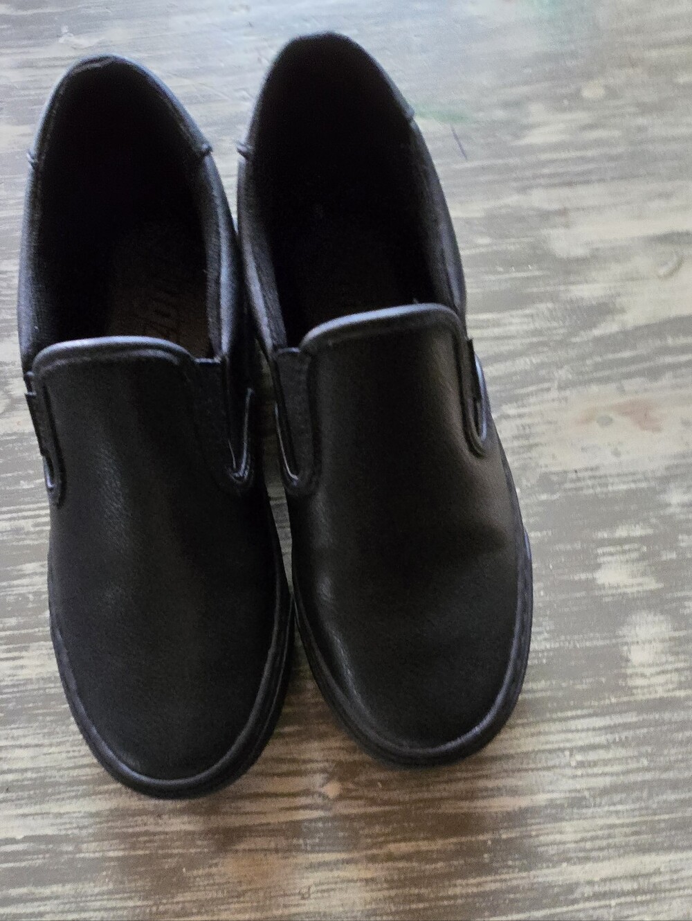 Womens Black Slip Resistant Slip-On Work Shoes.